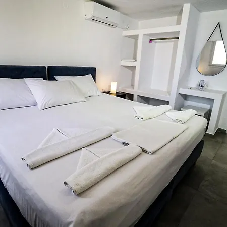 Apartment Mika Naoussa